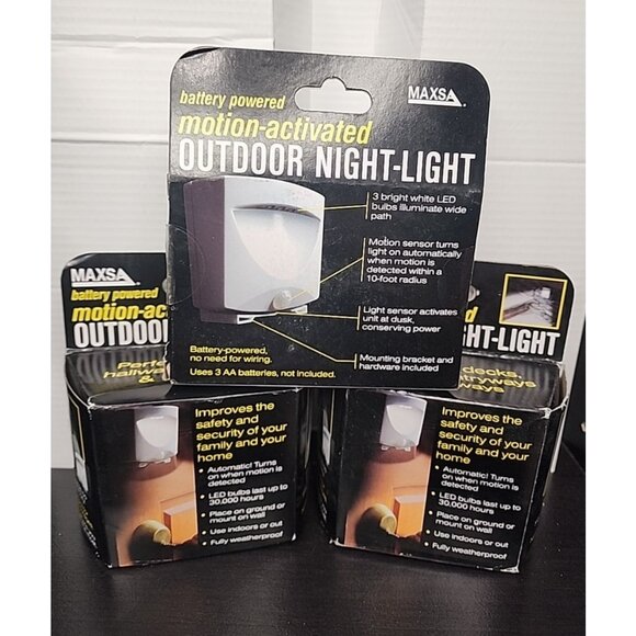 3 pack LED Motion Activated Outdoor Indoor Night Light MAXSA wireless white new - Picture 1 of 6